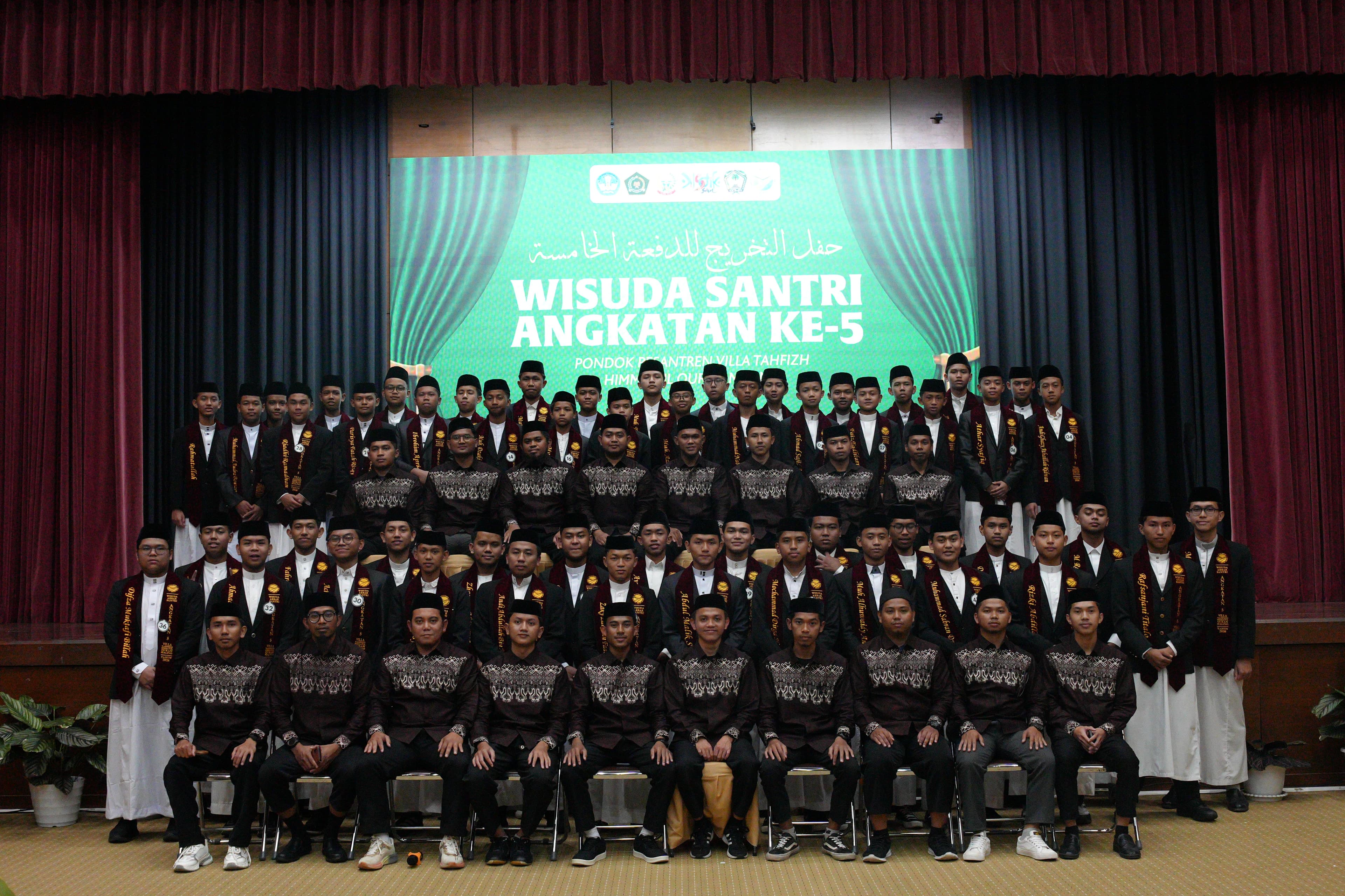 VTHQ Malino Wisuda 52 Santri Angkatan Ke-5, Teguhkan Komitmen Mencetak Generasi Qur’ani